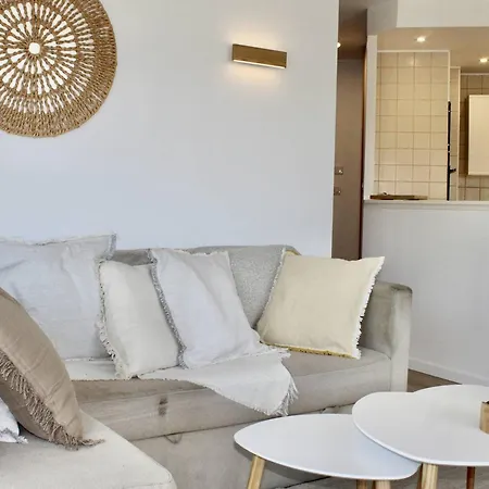 Cagnes-sur-mer: Spacieux 3 Pièces Avec Piscine, Clim&terrasses - Fr-1-252a-128